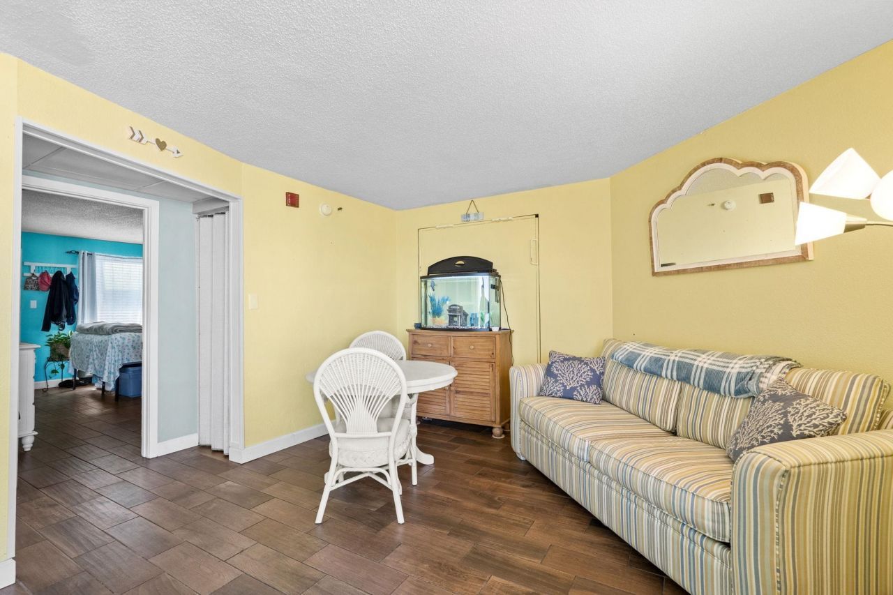 6804 N Ocean Blvd. Photo 8