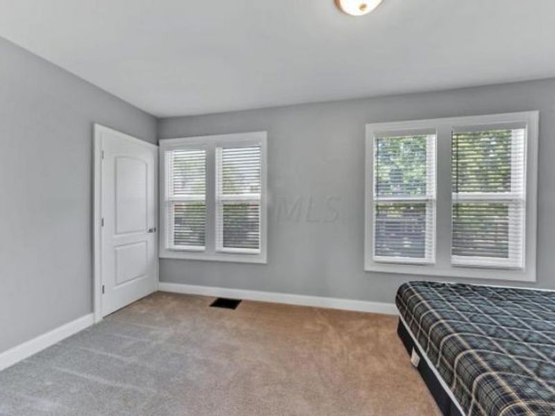827 S 22nd Street , Columbus, OH 43206 Photo 8