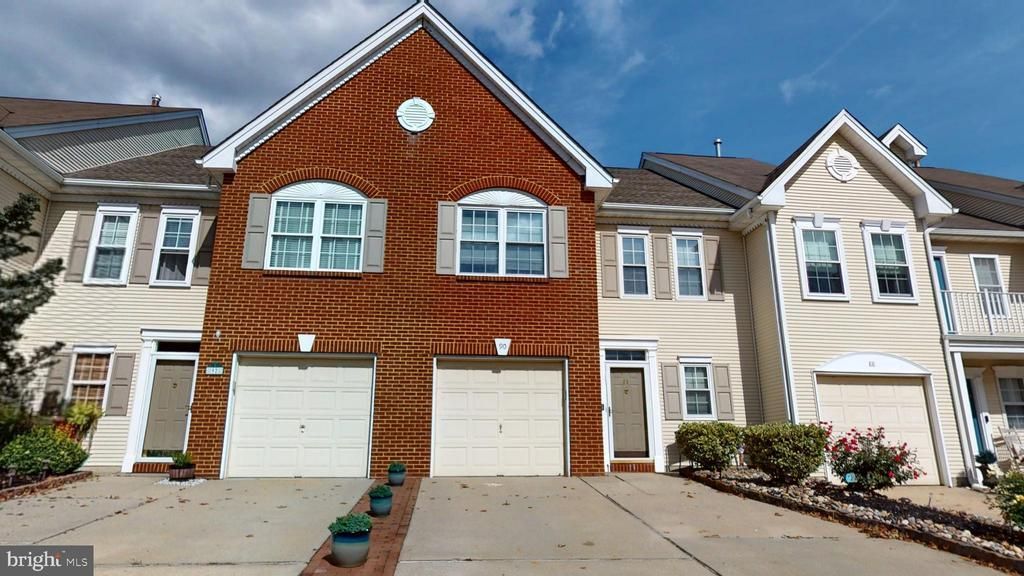 90 La Costa Drive, Blackwood, NJ 08012 Main Photo