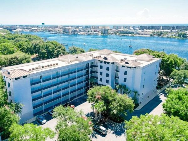 113 SE Brooks Street, Unit 204, Fort Walton Beach, FL 32548