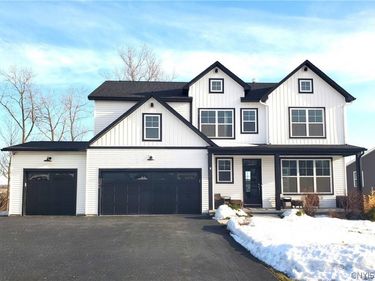 5506 Rolling Meadows Way , Camillus, NY 13031