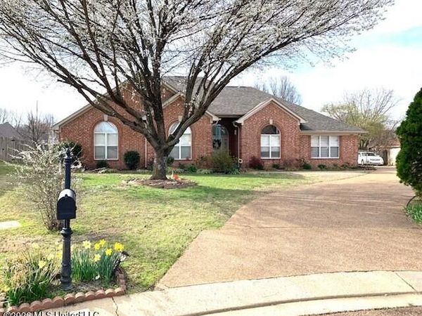 8445 Braybourne Place, Olive Branch, MS 38654