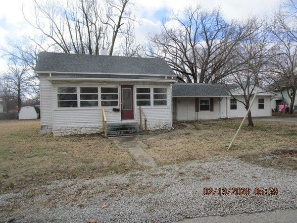 1405 Pearl Street, Eldorado, IL 62930