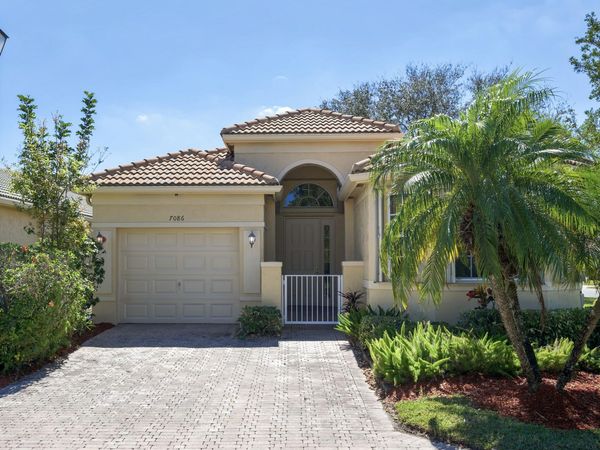 7086 Del Corso Lane, Delray Beach, FL 33446