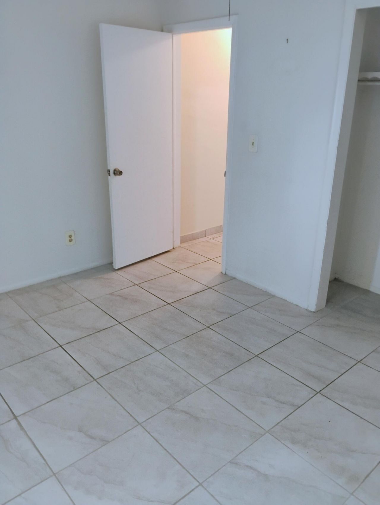 5039 NW 42 Street, Lauderdale Lakes, FL 33319 Photo