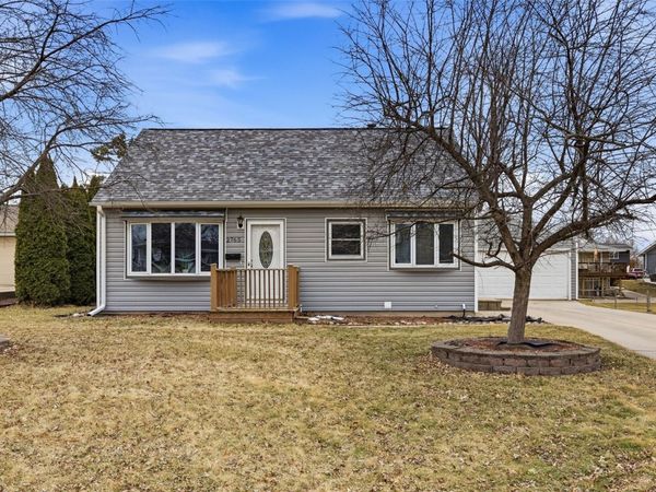 2765 16th Avenue , Marion, IA 52302