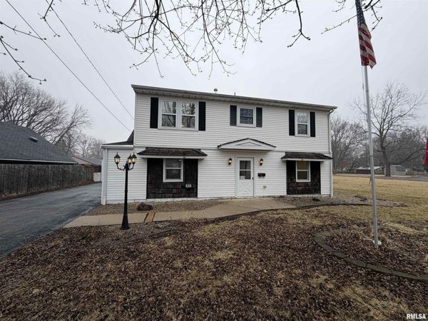 1687 BEECHER Avenue, Galesburg, IL 61401