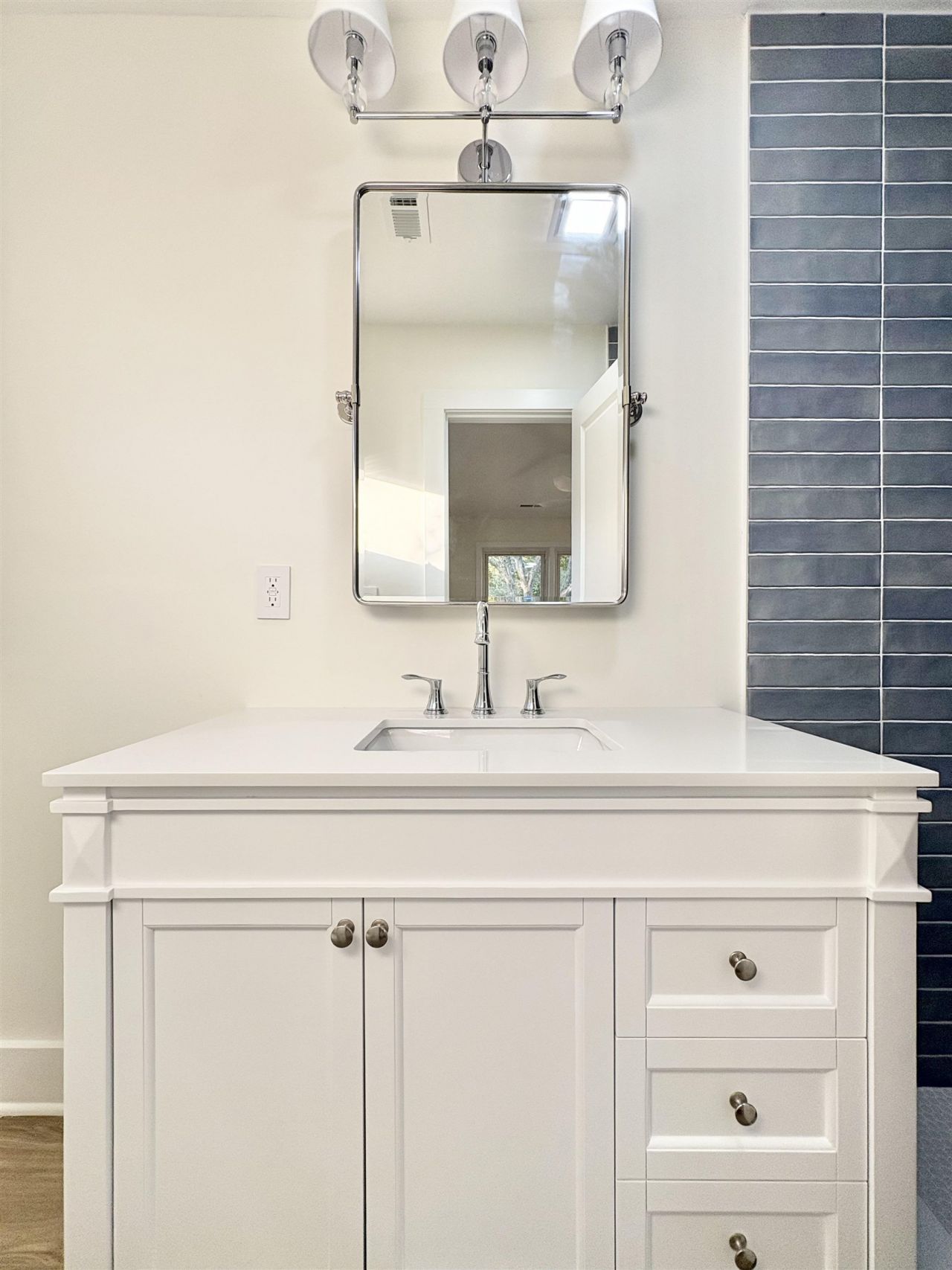 7616 Glenwood Dr. Photo 11