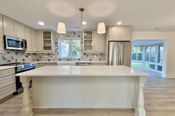 7616 Glenwood Dr. photo 4