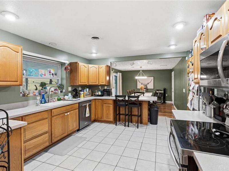 4083 Dayton Xenia Road, Beavercreek, OH 45432 Photo 12