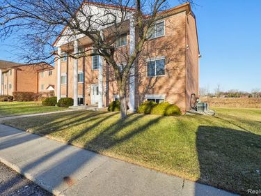 51288 Johns Drive, Chesterfield Twp, MI 48047