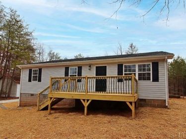 1740 Watt Abbitt Road, Appomattox, VA 24522