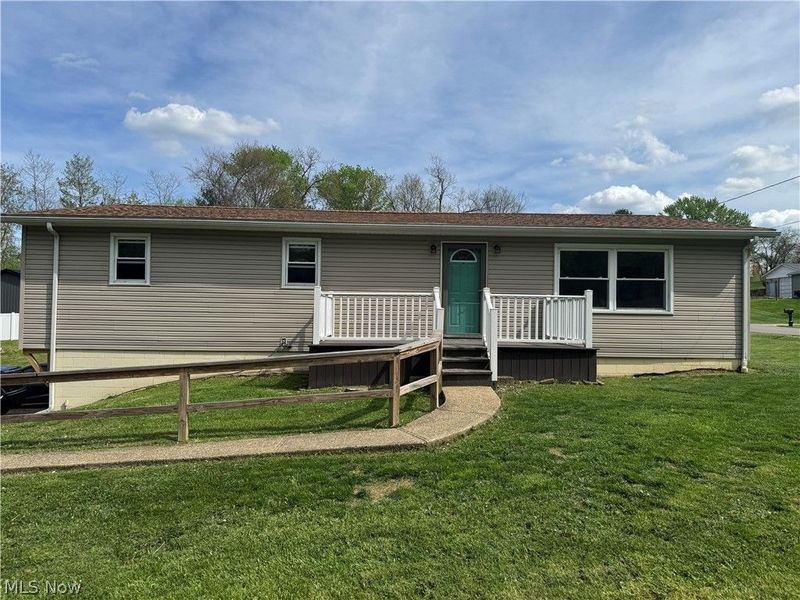 2140 Potts Lane, Zanesville, OH 43701 Photo 2