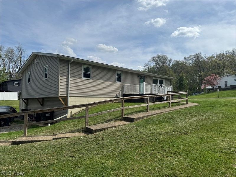 2140 Potts Lane, Zanesville, OH 43701 Photo 3