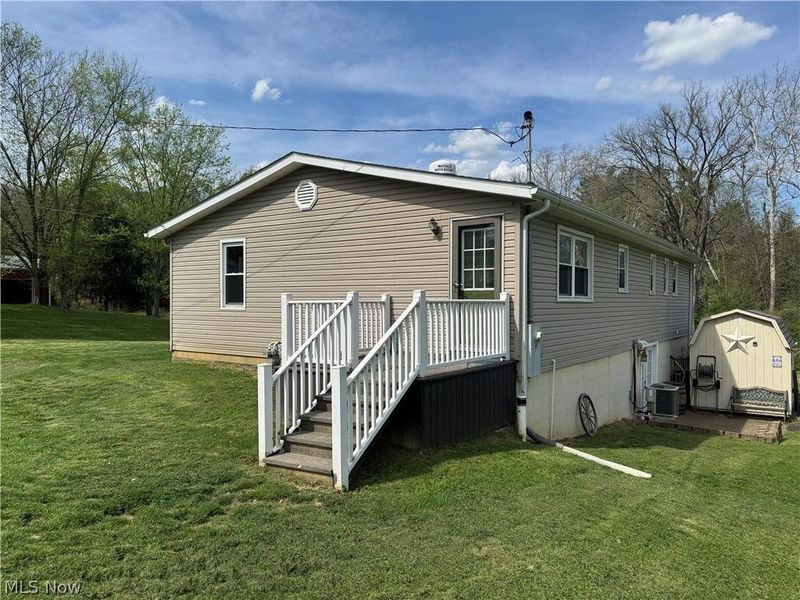 2140 Potts Lane, Zanesville, OH 43701 Photo 5