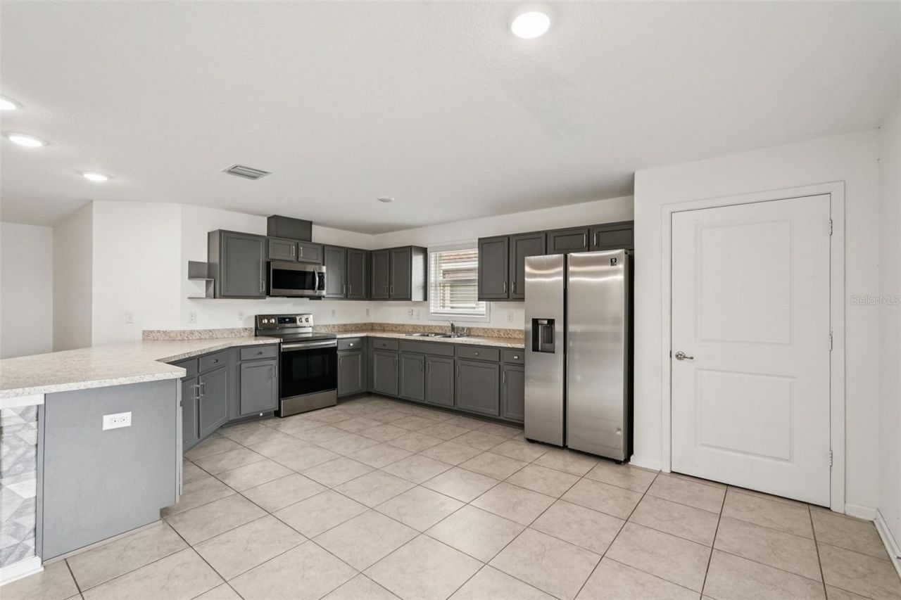 1551 Blue Bayou Circle, Ruskin, FL 33570 Photo