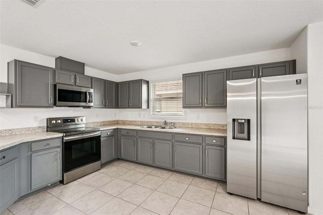 1551 Blue Bayou Circle, Ruskin, FL 33570 Photo
