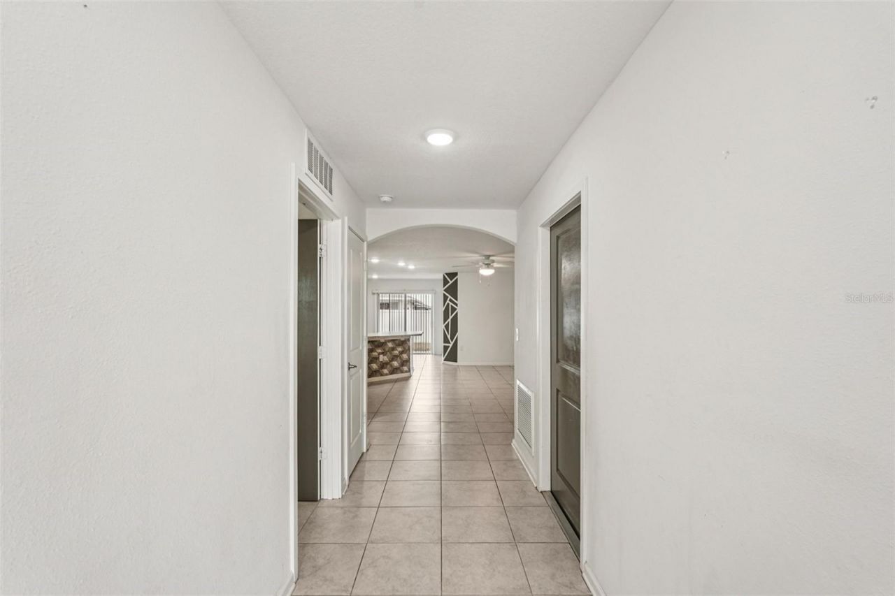 1551 Blue Bayou Circle, Ruskin, FL 33570 Photo