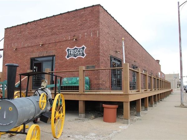 320 N Locust Street, Pittsburg, KS 66762