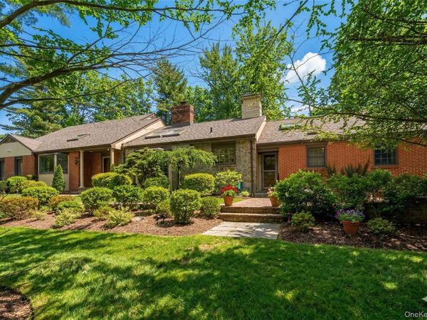 1017 Friendly Road , Upper Brookville, NY 11771