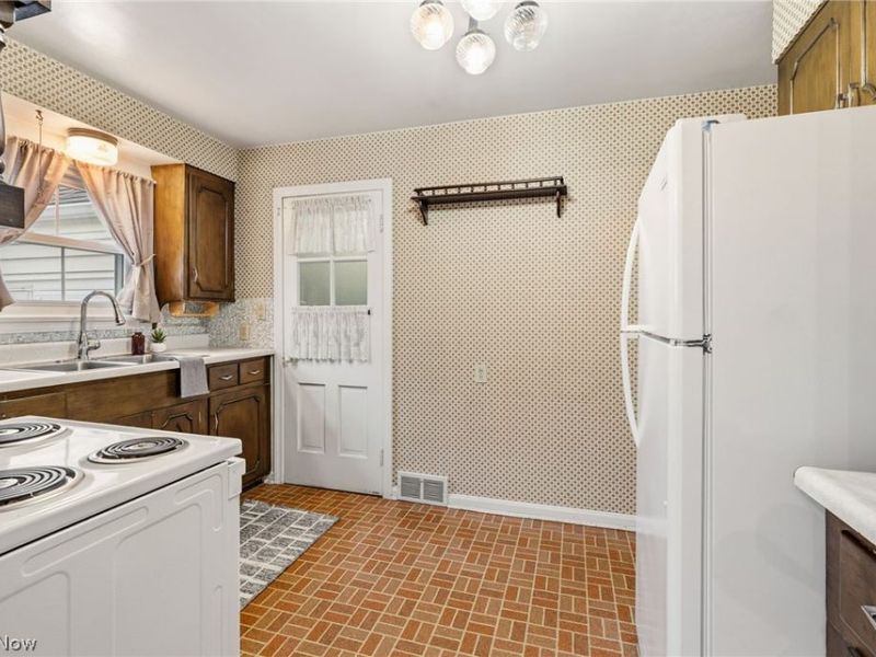 9482 Highland Drive , Brecksville, OH 44141 Photo 13