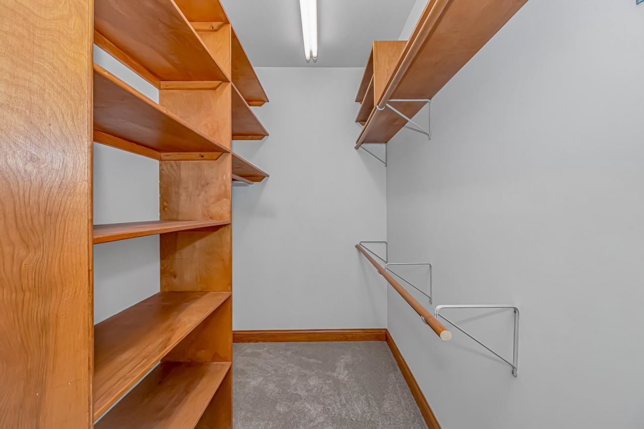 2296 Big Landing Dr. Photo 18