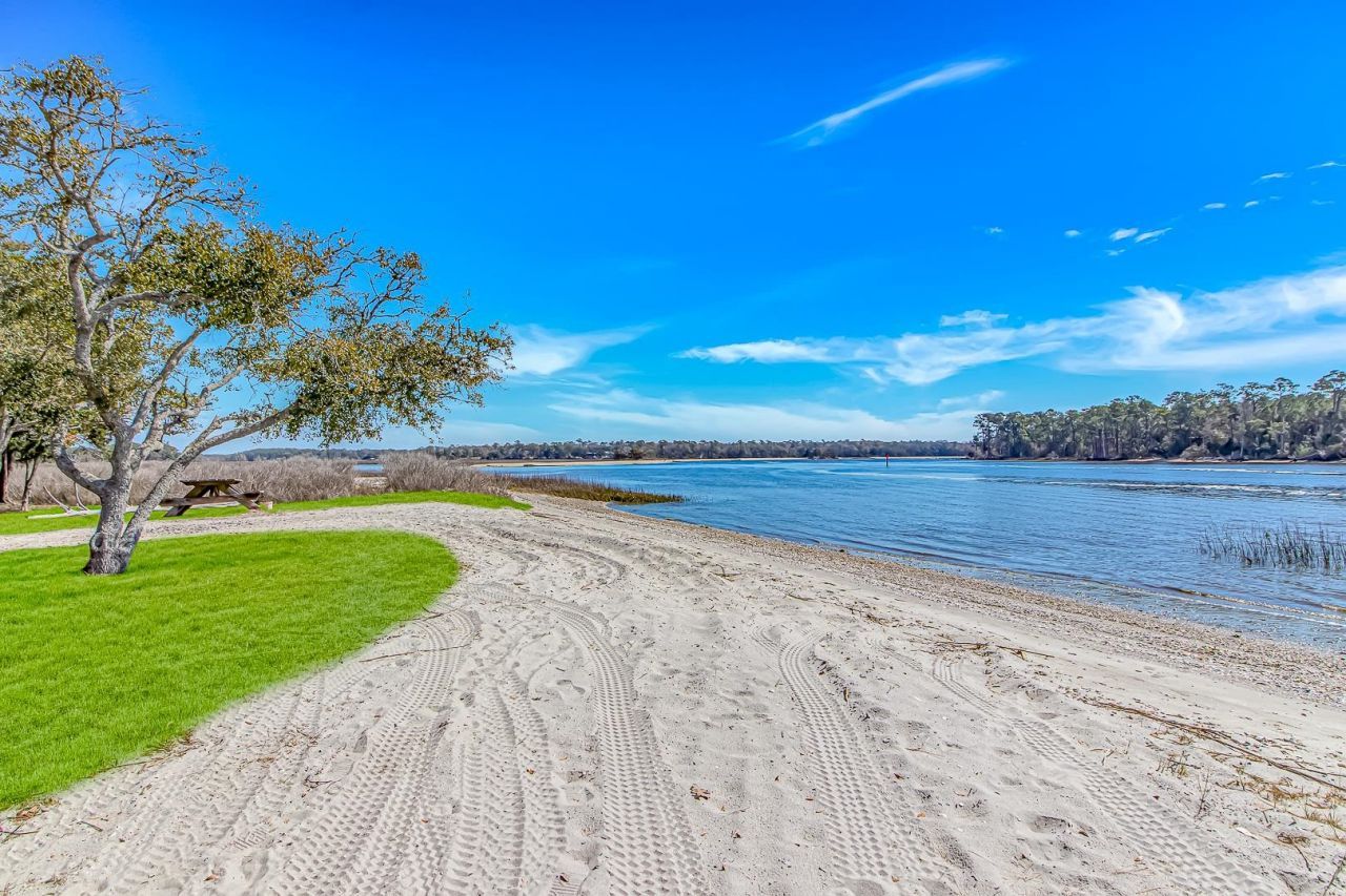 2296 Big Landing Dr. Photo 43