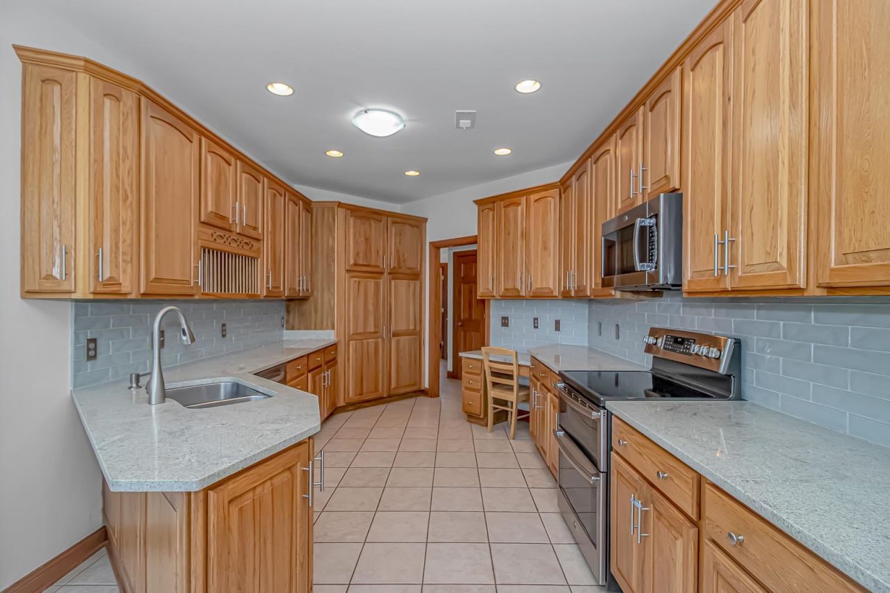 2296 Big Landing Dr. Photo 9