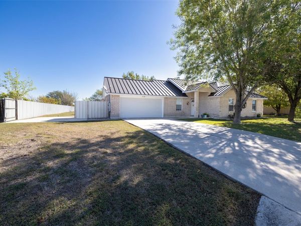 1132 Cordova LOOP, Seguin, TX 78155