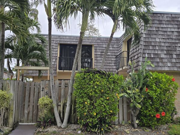 257 Lake Arbor Drive, Palm Springs, FL 33461