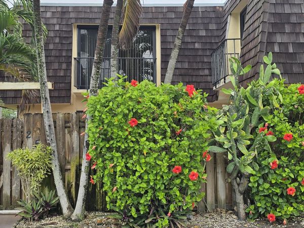 257 Lake Arbor Drive, Palm Springs, FL 33461