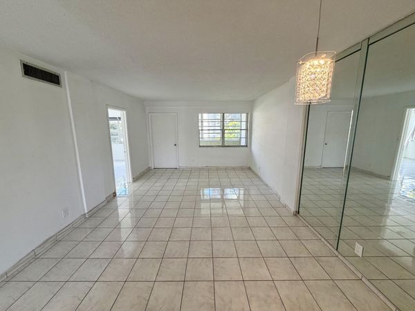 Hallandale Beach, FL 33009