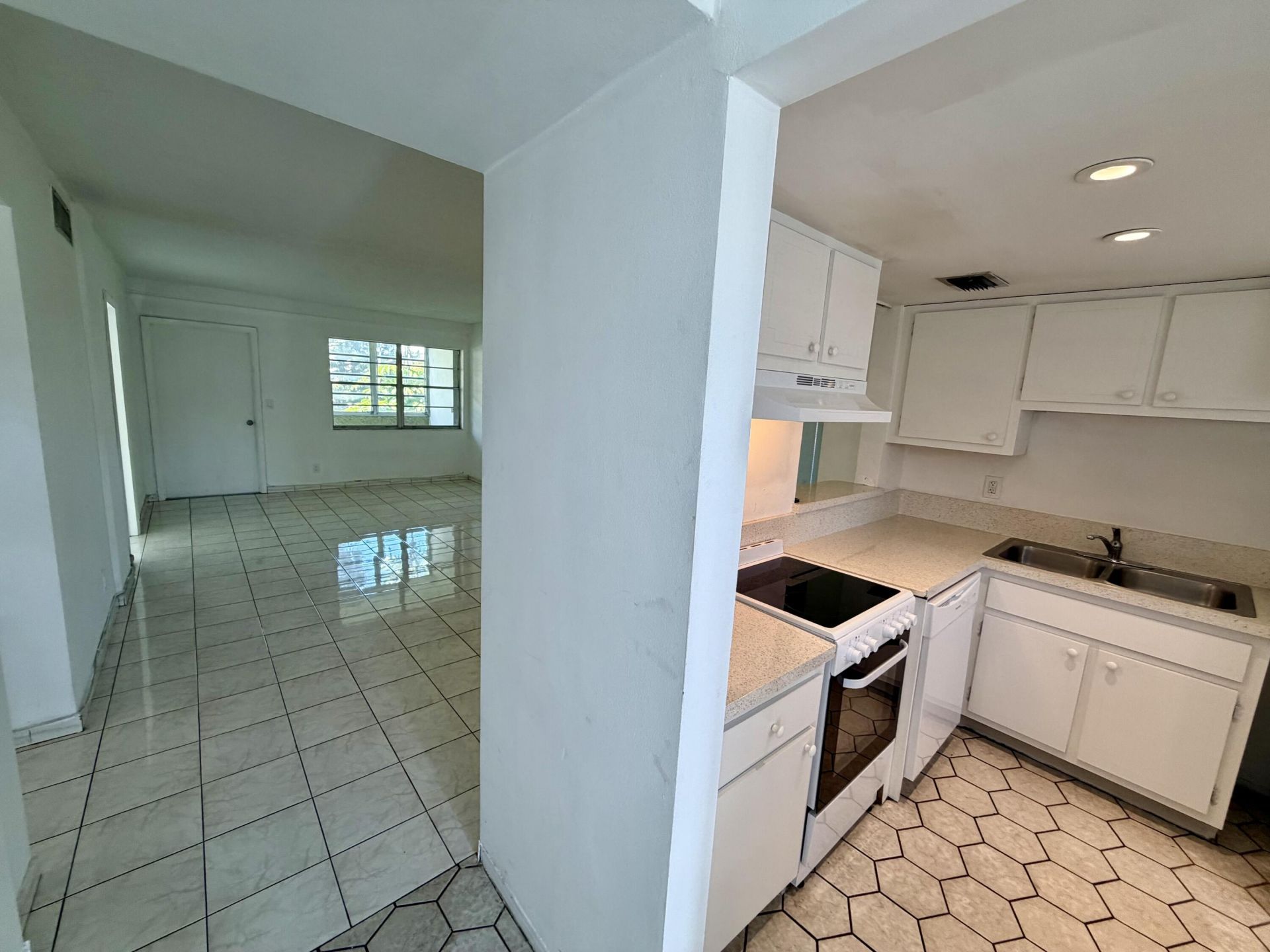 Please Call For Address, Hallandale Beach, FL 33009 Photo