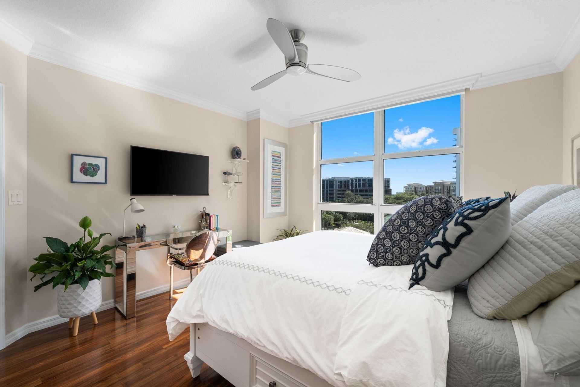 347 N New River Drive, Unit 610, Fort Lauderdale, FL 33301 Photo