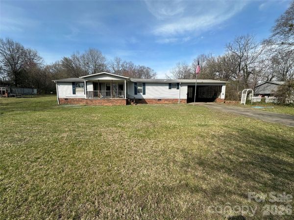 206 6th Street SW, Taylorsville, NC 28681