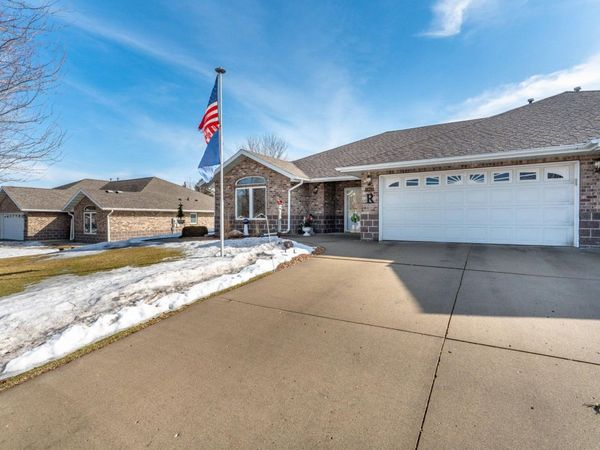 1952 Oakwood View, Fergus Falls, MN 56537