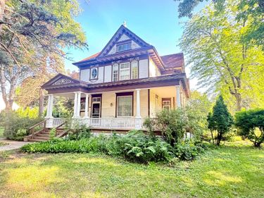1122 Pine Street, Dawson, MN 56232