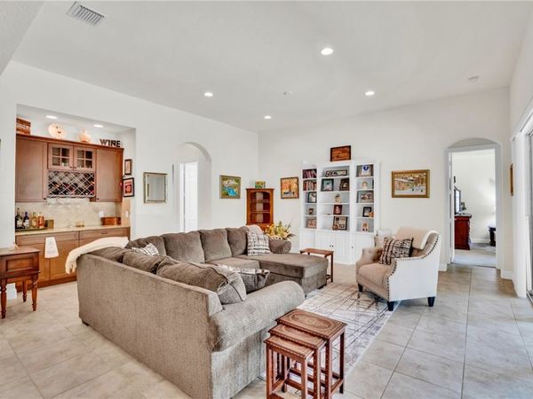 393 11th Square SW, Vero Beach, FL 32962