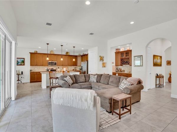 393 11th Square SW, Vero Beach, FL 32962