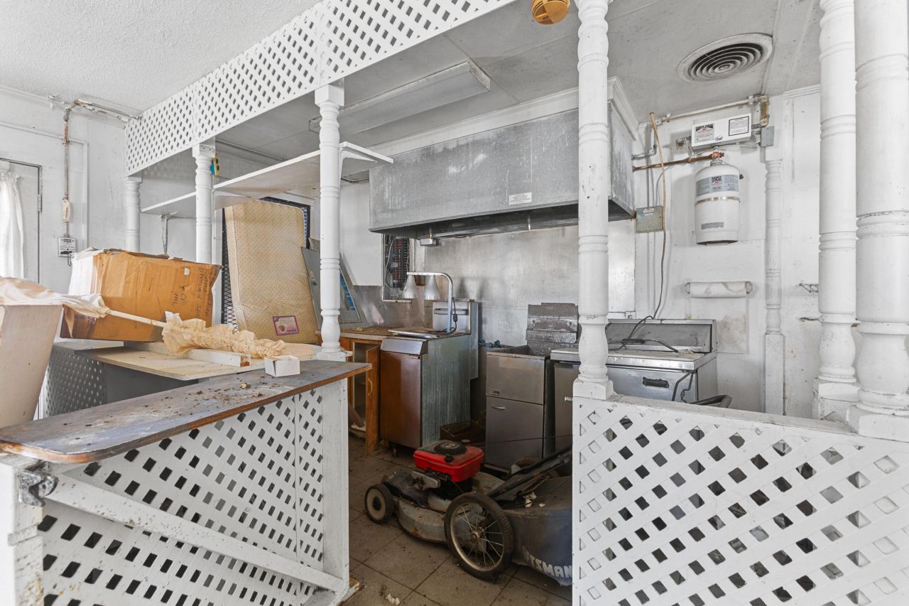 309 Heatley Street Photo 20