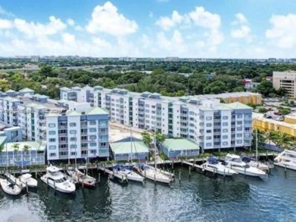 2415 NW 16th St Rd , Unit 214, Miami, FL 33125