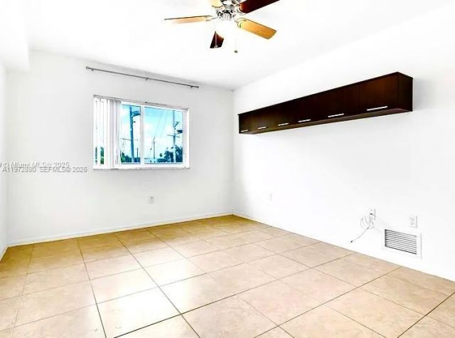 2415 NW 16th St Rd , Unit 214, Miami, FL 33125 Photo