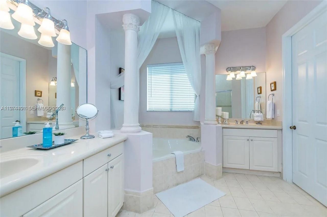 7408 SW 189th Ter, Cutler Bay, FL 33157 Photo