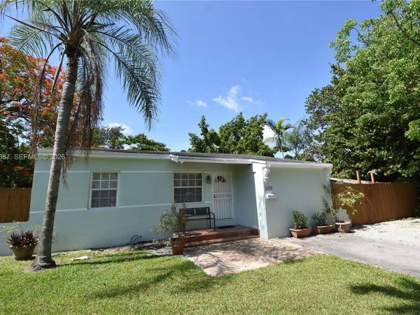 5900 SW 60th St, Miami, FL 33143