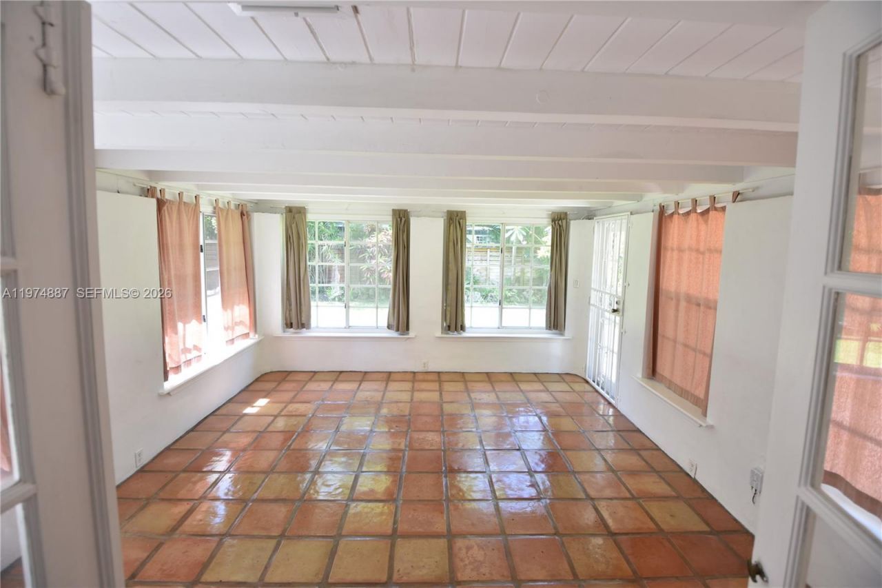 5900 SW 60th St, Miami, FL 33143 Photo