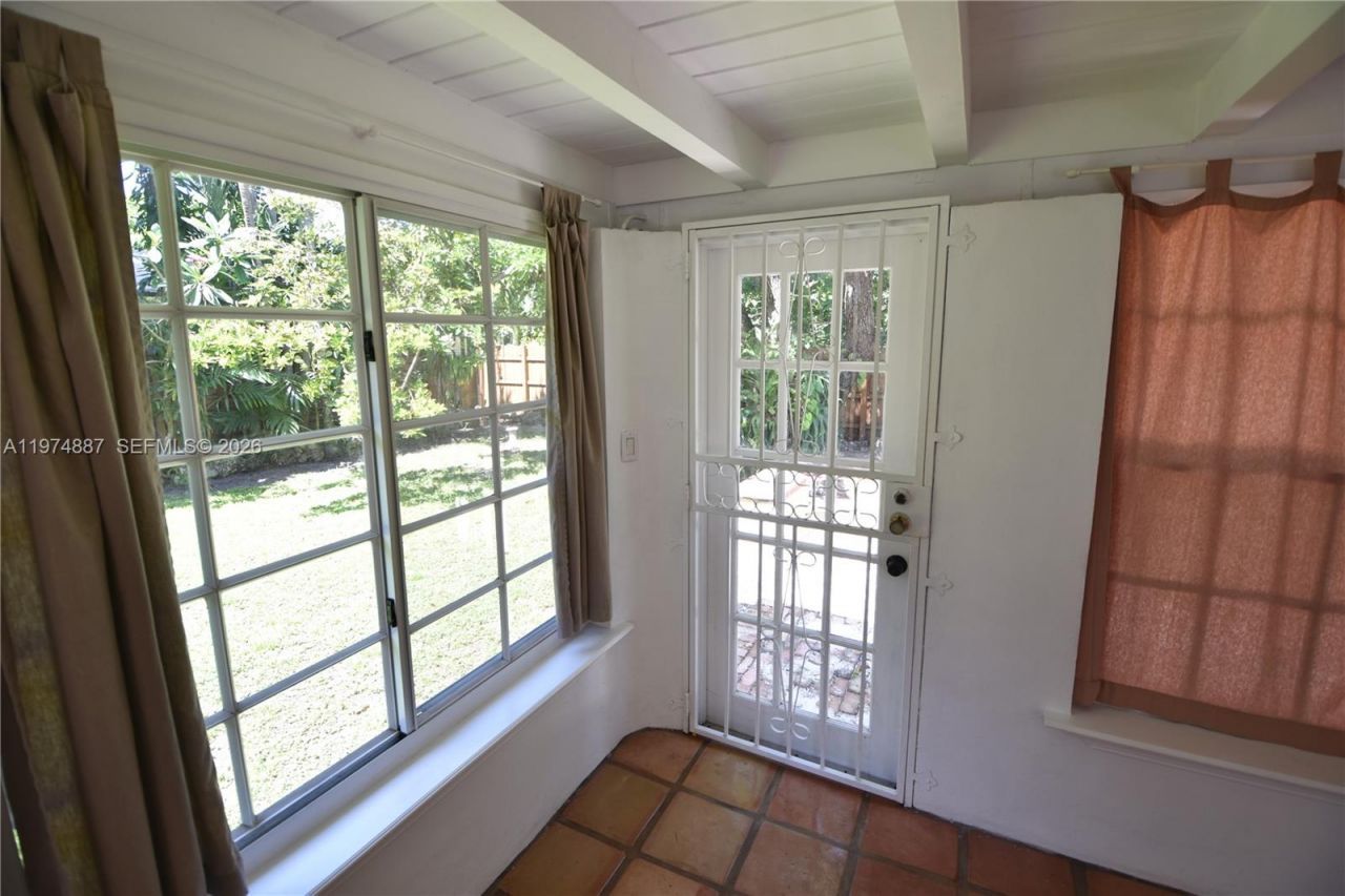 5900 SW 60th St, Miami, FL 33143 Photo