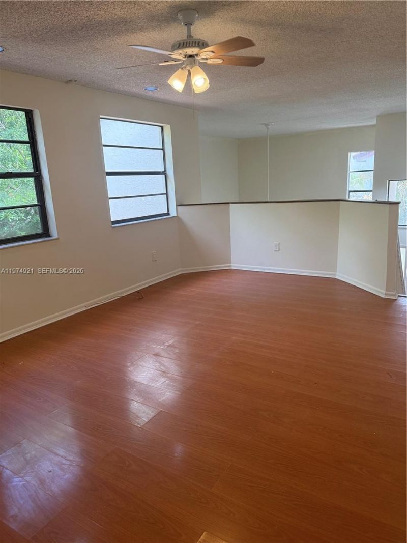 331 Ives Dairy Rd, Unit 331-10, Miami, FL 33179 Photo