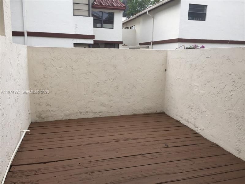 331 Ives Dairy Rd, Unit 331-10, Miami, FL 33179 Photo