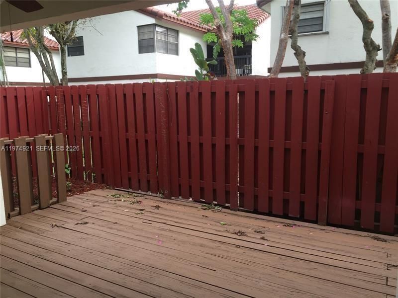 331 Ives Dairy Rd, Unit 331-10, Miami, FL 33179 Photo