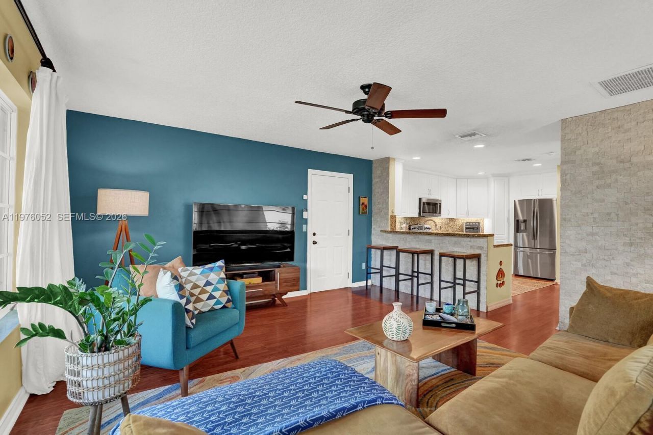 2091 Island Cir, Weston, FL 33326 Photo